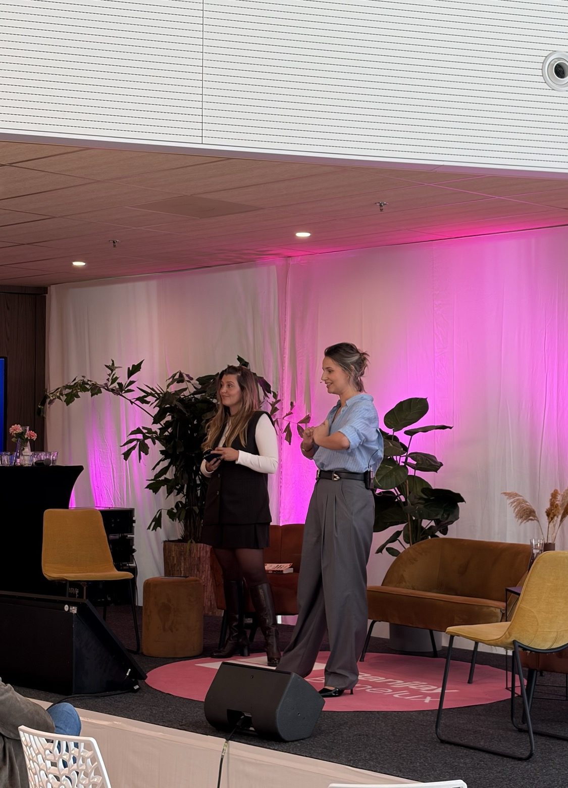 Eveline en Maxime samen op het podium